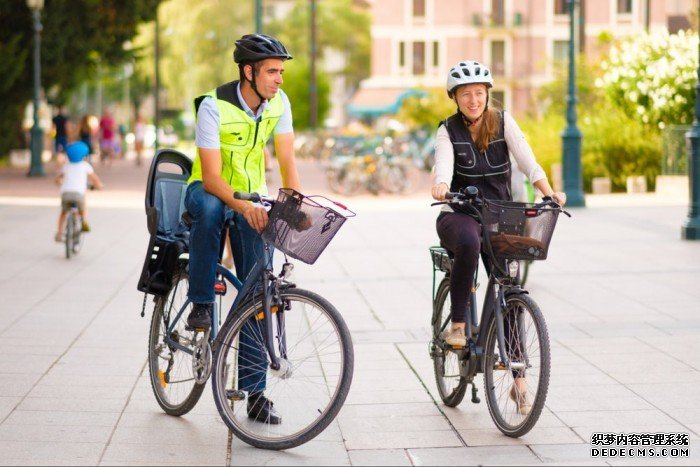 helite-bsafe-airbag-cycling-vest-2.jpg